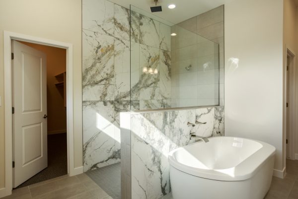 Well appointed bathroom in Vista Azul